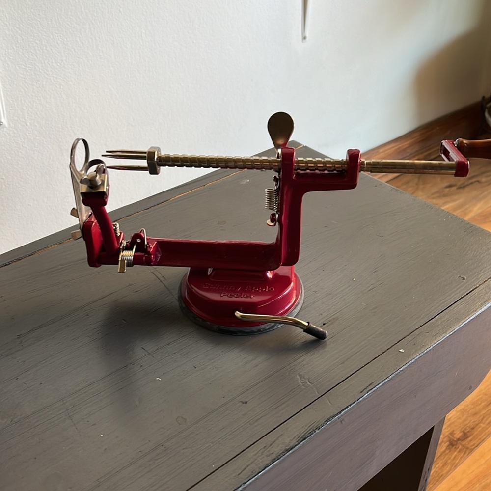 Johnny Apple peeler, slicer, corer